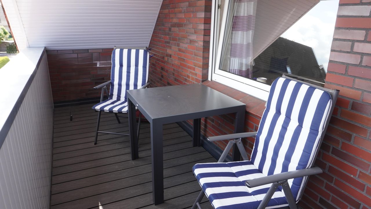 Balkon, jede Ferienwohnung hat eine eigene Seite Balkon, jede Ferienwohnung hat eine eigene Seite